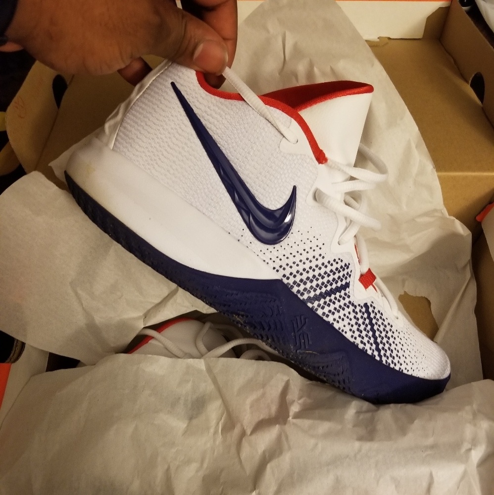 Kyrie flytrap - Picture 2 of 4